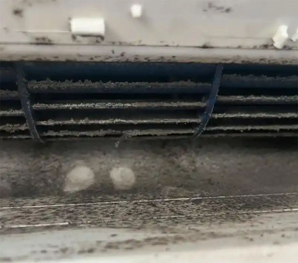 平顶山市空调吹的风有股烧焦味是怎么回事